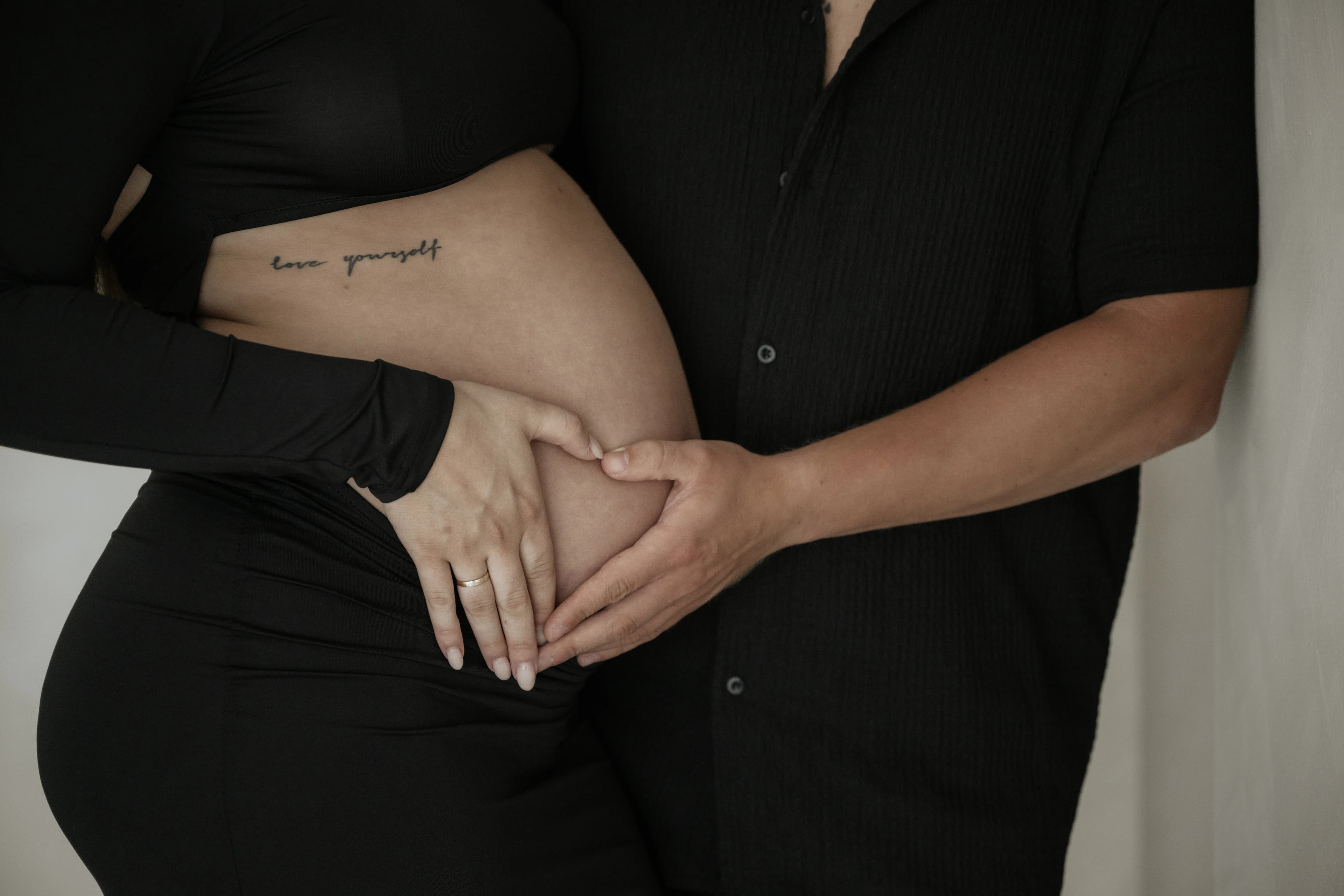 Babybauch Fotoshooting Düsseldorf – Bild 4